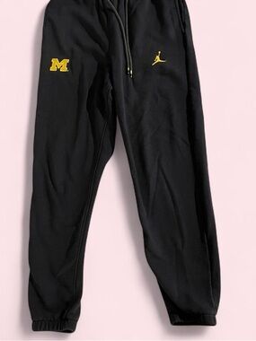 Jordan Sweatpants Men’s Small navy Joggers Jumpman Michigan